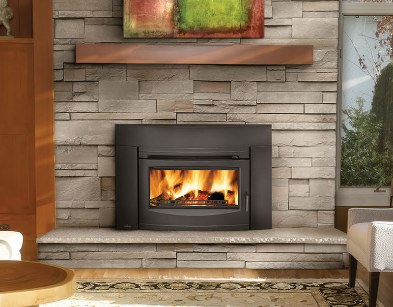 Los incendios por chimeneas de leña son el resultado por acumulación de capas de creosota. Bogotá, Colombia. Sortilegio Design Center SAS.