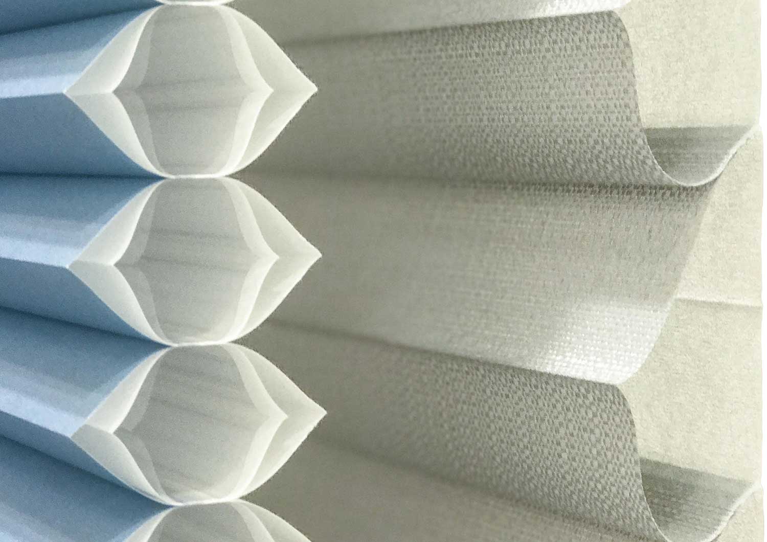 Hermosos tejidos en telas para cortinas y persianas Hunter Douglas. Sortilegio Design Center SAS. Bogotá, Colombia