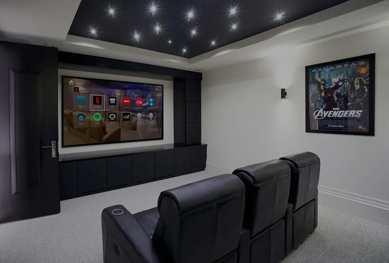 Automatización de su sala de cine en casa con la domótica control4 en Bogotá, Colombia. Sortilegi Design Center SAS.