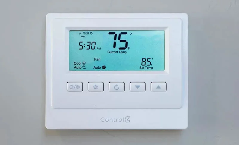Control inteligente de la temperatura en el termostato para casas inteligentes en Bogotá, Colombia. Sortilegio Design Center SAS.